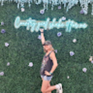 Meet your Posher, Mia